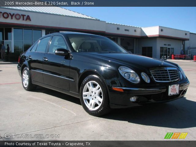 2005 Mercedes-Benz E 320 Sedan in Black