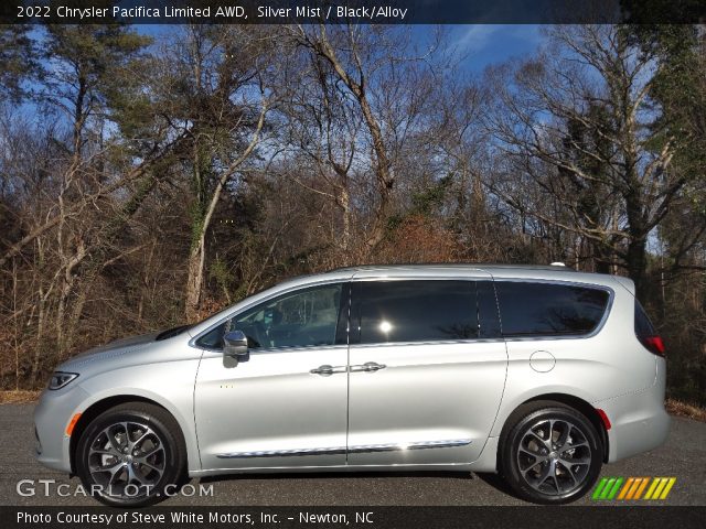 2022 Chrysler Pacifica Limited AWD in Silver Mist
