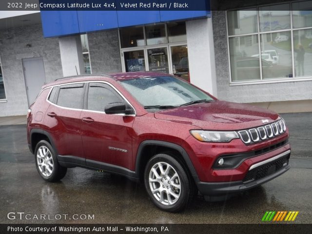 2022 Jeep Compass Latitude Lux 4x4 in Velvet Red Pearl