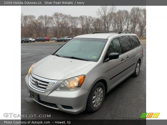 2009 Honda Odyssey LX in Silver Pearl Metallic