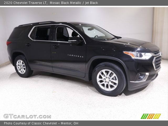 2020 Chevrolet Traverse LT in Mosaic Black Metallic