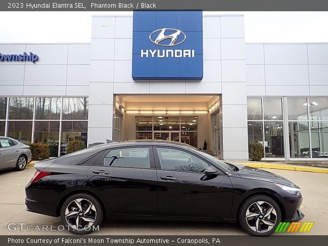 2023 Hyundai Elantra SEL in Phantom Black