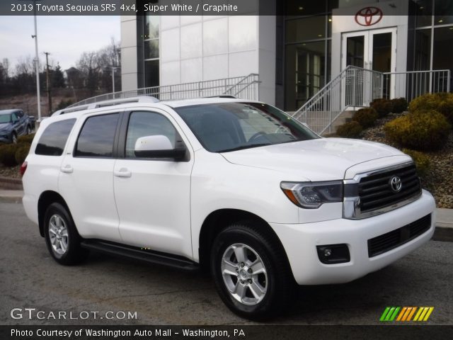 2019 Toyota Sequoia SR5 4x4 in Super White