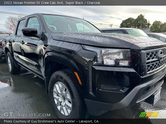 2022 Nissan Frontier SV Crew Cab 4x4 in Super Black