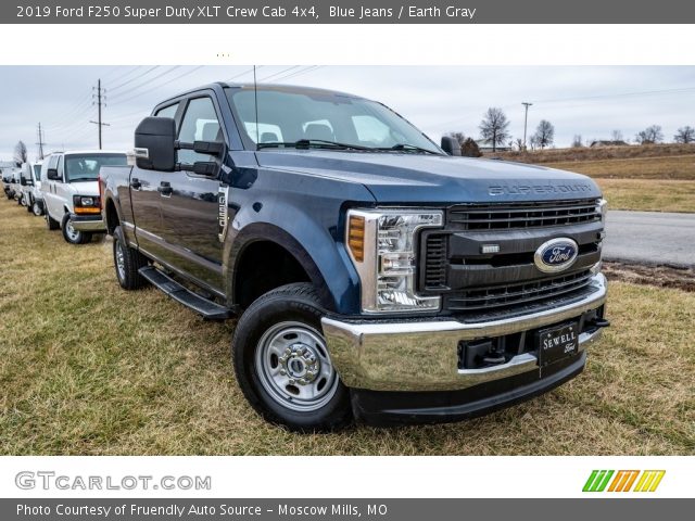 2019 Ford F250 Super Duty XLT Crew Cab 4x4 in Blue Jeans