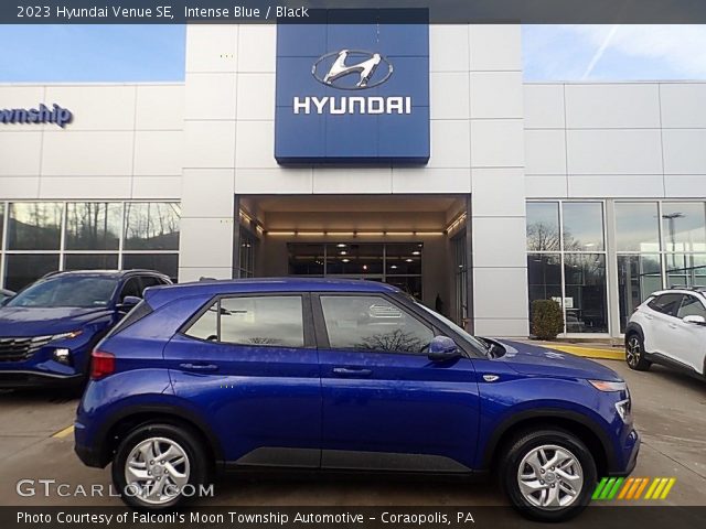2023 Hyundai Venue SE in Intense Blue