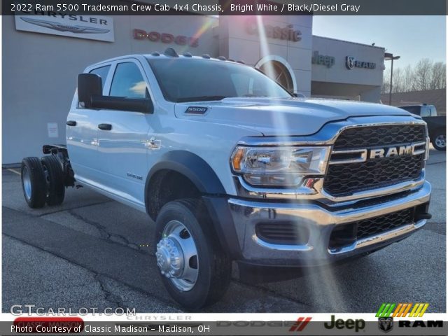 2022 Ram 5500 Tradesman Crew Cab 4x4 Chassis in Bright White