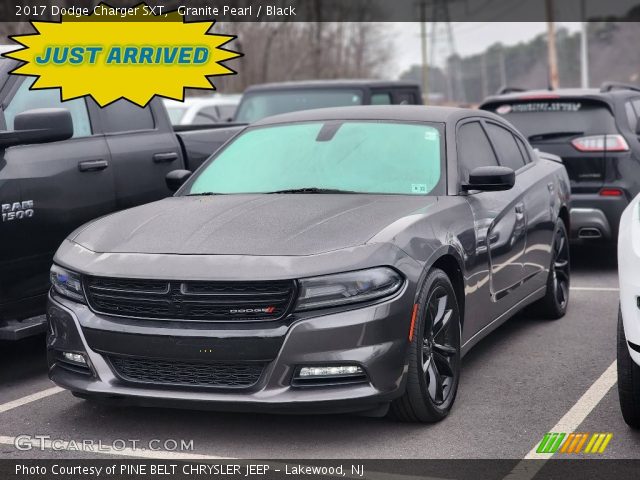 2017 Dodge Charger SXT in Granite Pearl