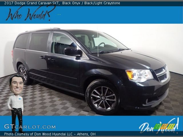 2017 Dodge Grand Caravan SXT in Black Onyx