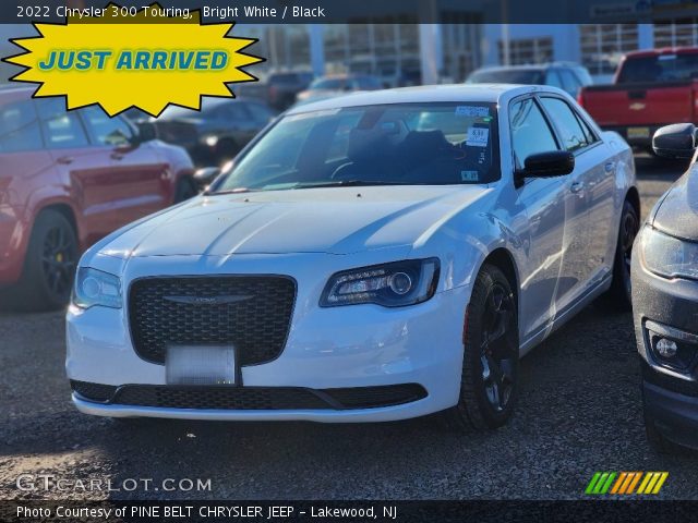 2022 Chrysler 300 Touring in Bright White