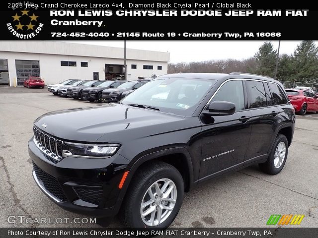 2023 Jeep Grand Cherokee Laredo 4x4 in Diamond Black Crystal Pearl