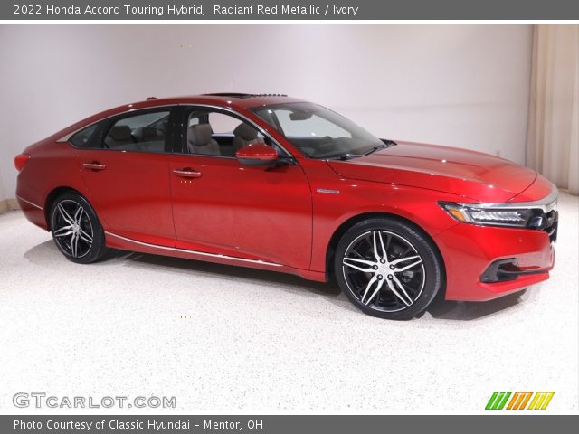 2022 Honda Accord Touring Hybrid in Radiant Red Metallic