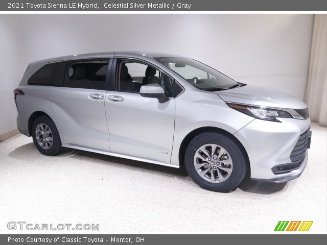 2021 Toyota Sienna LE Hybrid in Celestial Silver Metallic