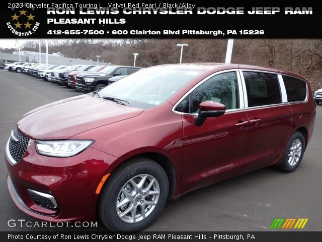 2023 Chrysler Pacifica Touring L in Velvet Red Pearl