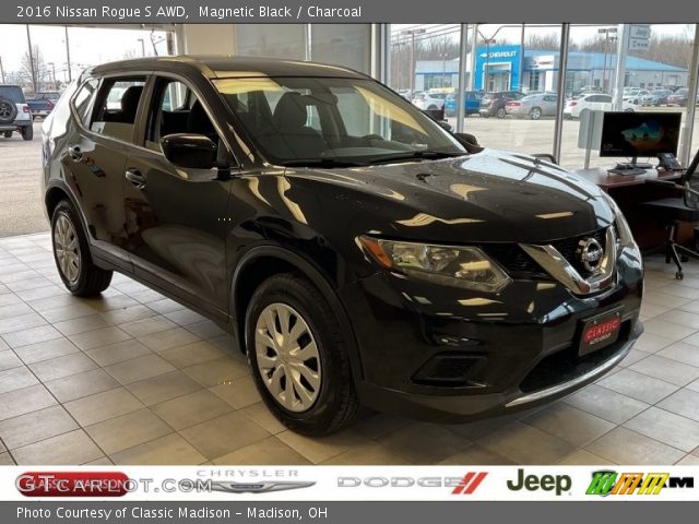 2016 Nissan Rogue S AWD in Magnetic Black