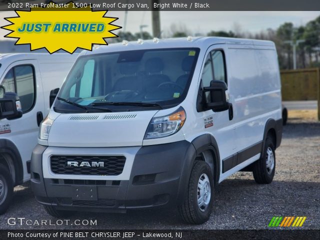 2022 Ram ProMaster 1500 Low Roof Cargo Van in Bright White