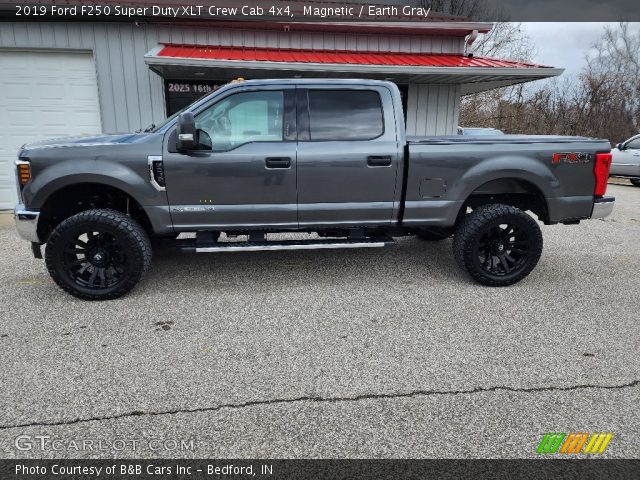 2019 Ford F250 Super Duty XLT Crew Cab 4x4 in Magnetic