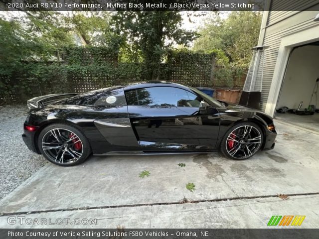 2020 Audi R8 V10 Performance in Mythos Black Metallic