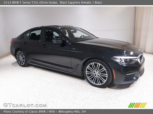 2019 BMW 5 Series 530i xDrive Sedan in Black Sapphire Metallic