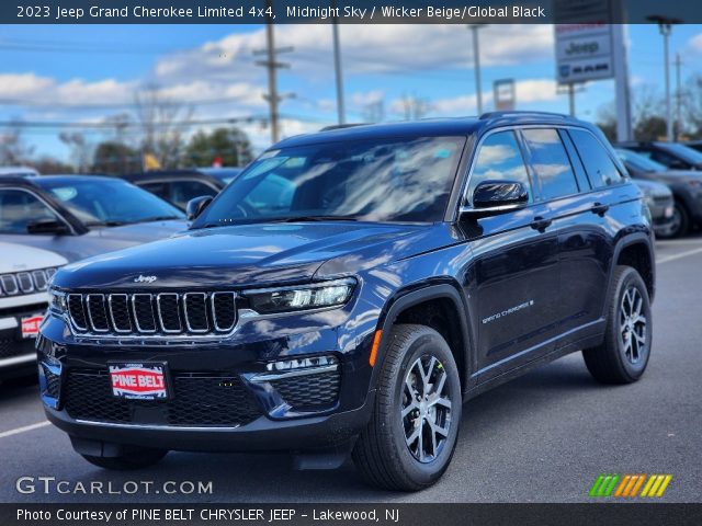 2023 Jeep Grand Cherokee Limited 4x4 in Midnight Sky