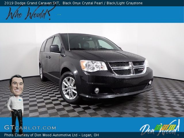 2019 Dodge Grand Caravan SXT in Black Onyx Crystal Pearl