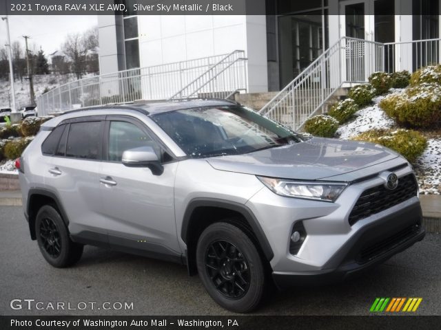 2021 Toyota RAV4 XLE AWD in Silver Sky Metallic