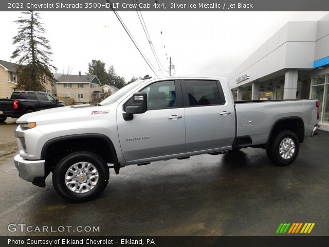 2023 Chevrolet Silverado 3500HD LT Crew Cab 4x4 in Silver Ice Metallic