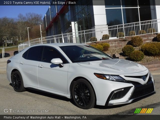 2023 Toyota Camry XSE Hybrid in Ice Edge