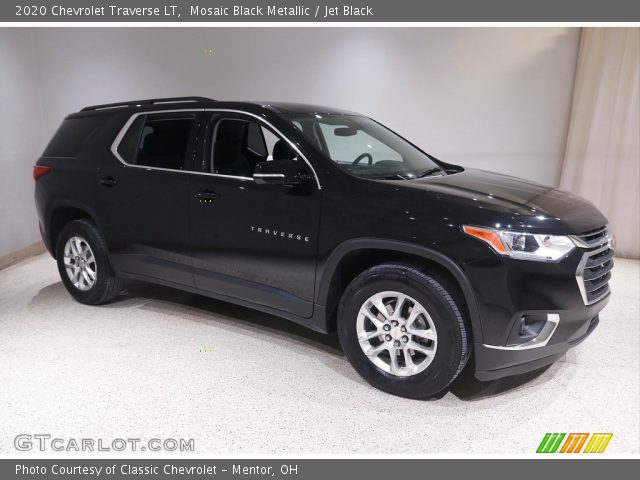2020 Chevrolet Traverse LT in Mosaic Black Metallic