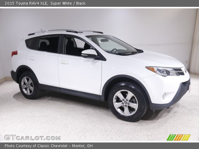 2015 Toyota RAV4 XLE in Super White