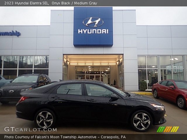 2023 Hyundai Elantra SEL in Onyx Black