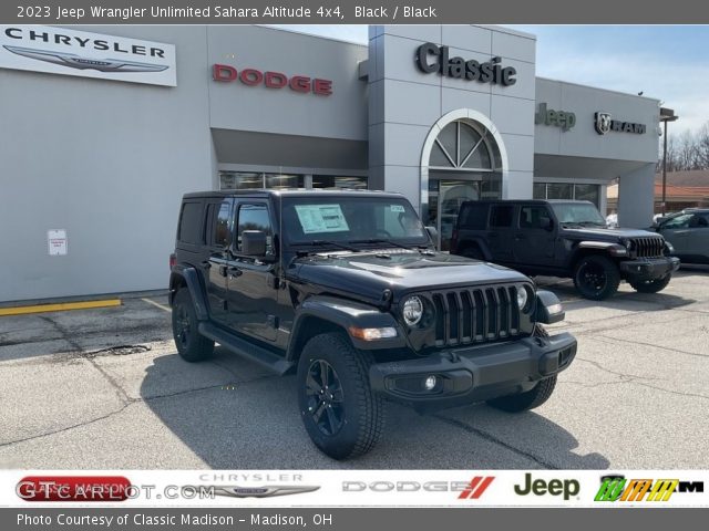 2023 Jeep Wrangler Unlimited Sahara Altitude 4x4 in Black