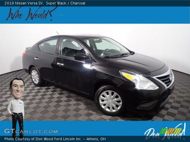 2019 Nissan Versa SV in Super Black