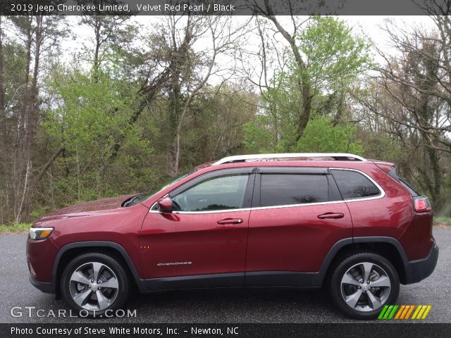 2019 Jeep Cherokee Limited in Velvet Red Pearl