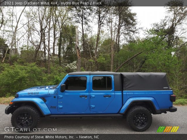 2021 Jeep Gladiator Willys 4x4 in Hydro Blue Pearl