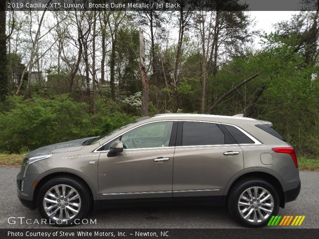 2019 Cadillac XT5 Luxury in Bronze Dune Metallic