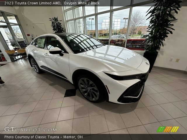 2023 Toyota Crown Limited AWD in Oxygen White