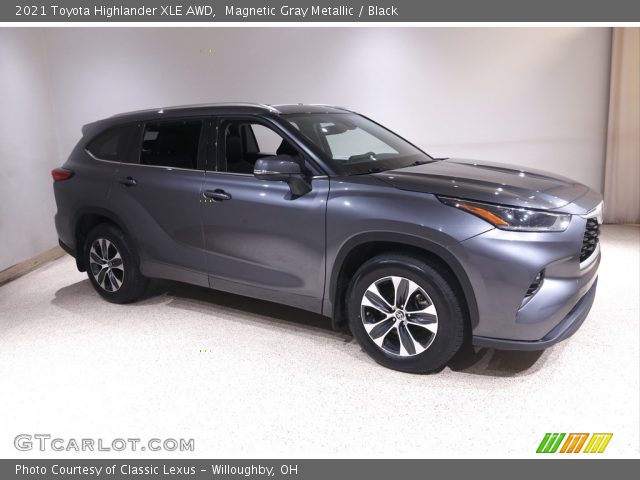 2021 Toyota Highlander XLE AWD in Magnetic Gray Metallic