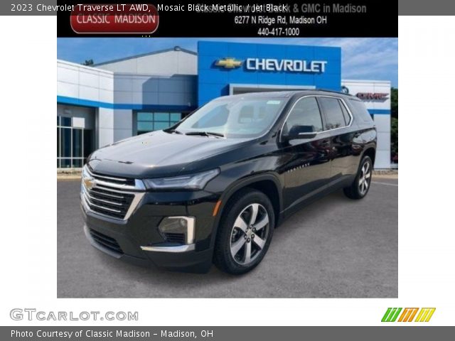 2023 Chevrolet Traverse LT AWD in Mosaic Black Metallic
