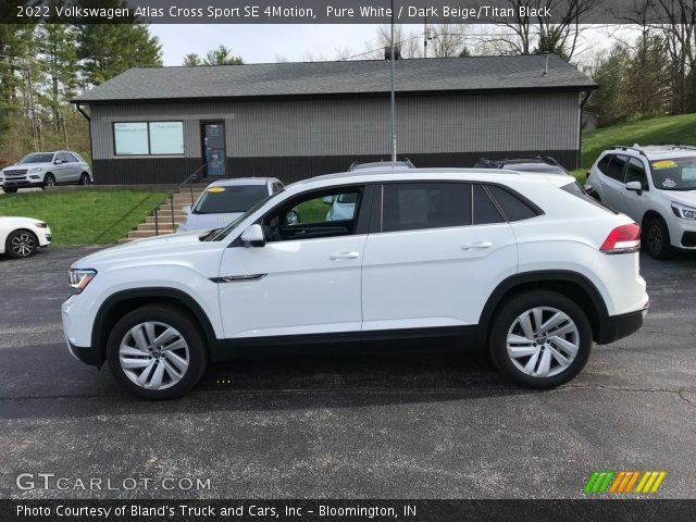 2022 Volkswagen Atlas Cross Sport SE 4Motion in Pure White