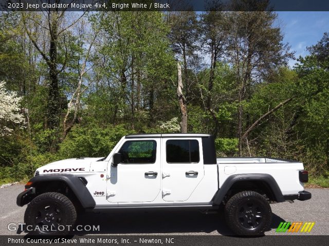 2023 Jeep Gladiator Mojave 4x4 in Bright White