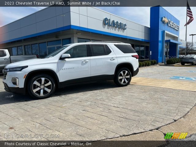 2023 Chevrolet Traverse LT AWD in Summit White