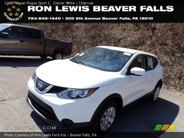 2019 Nissan Rogue Sport S in Glacier White