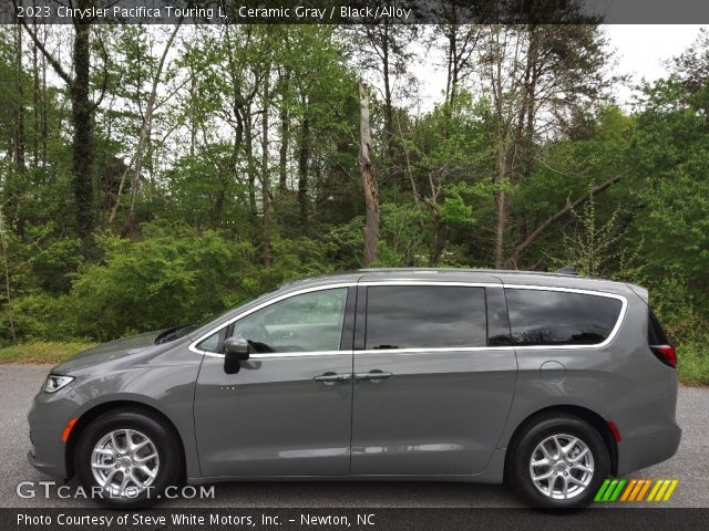 2023 Chrysler Pacifica Touring L in Ceramic Gray
