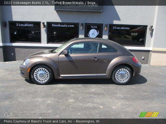 2013 Volkswagen Beetle 2.5L in Toffee Brown Metallic