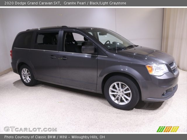 2020 Dodge Grand Caravan SXT in Granite Pearl