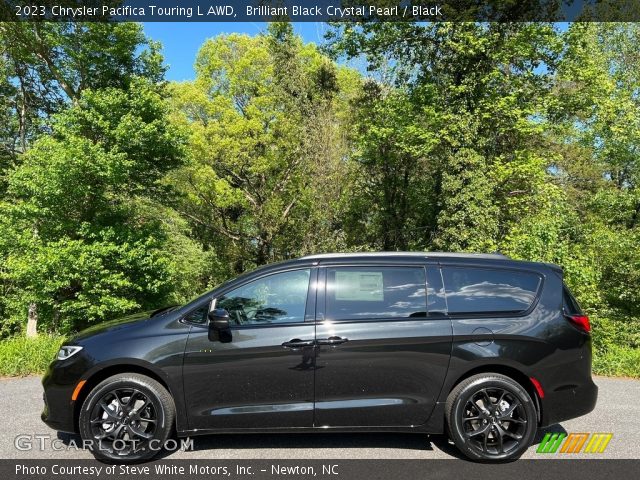 2023 Chrysler Pacifica Touring L AWD in Brilliant Black Crystal Pearl