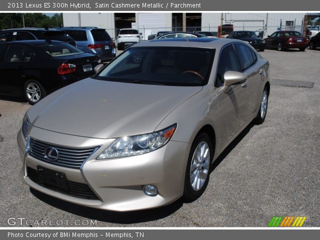 2013 Lexus ES 300h Hybrid in Satin Cashmere Metallic