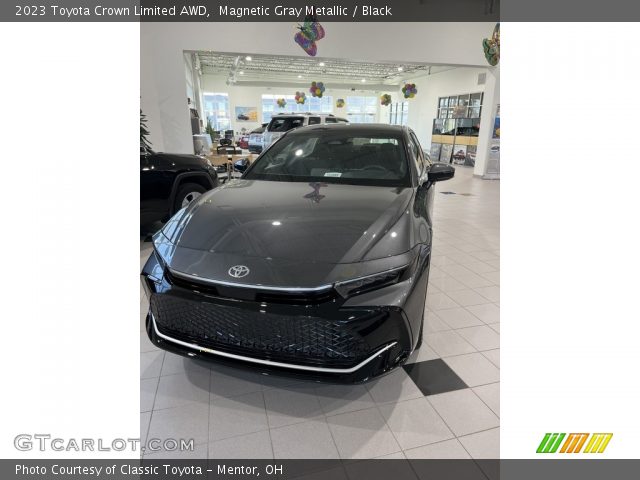 2023 Toyota Crown Limited AWD in Magnetic Gray Metallic