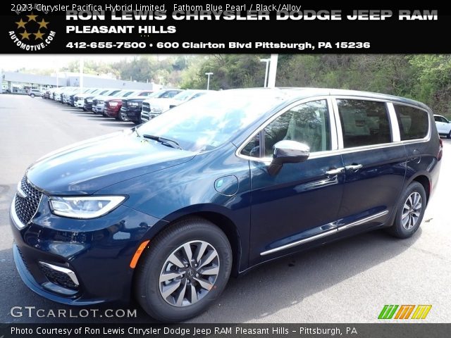 2023 Chrysler Pacifica Hybrid Limited in Fathom Blue Pearl